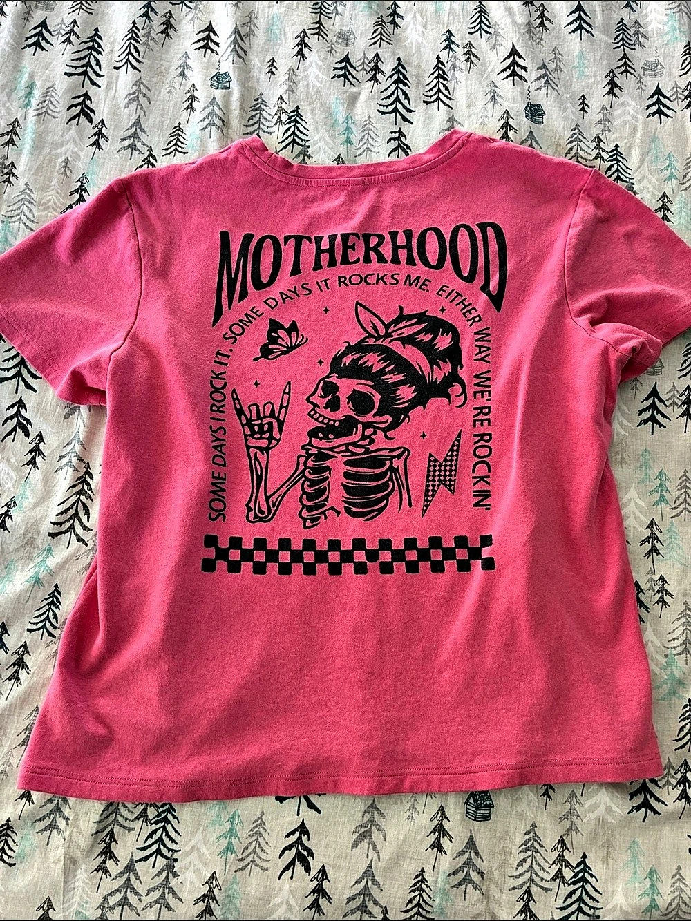 Giftify Mama Breastfeeding Graphic Short Sleeve Tee Size Large